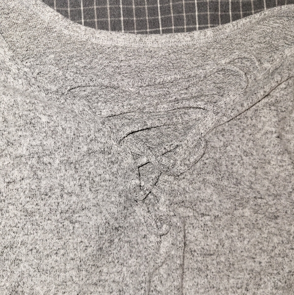 Torrid size 2 shirt - Picture 2 of 3